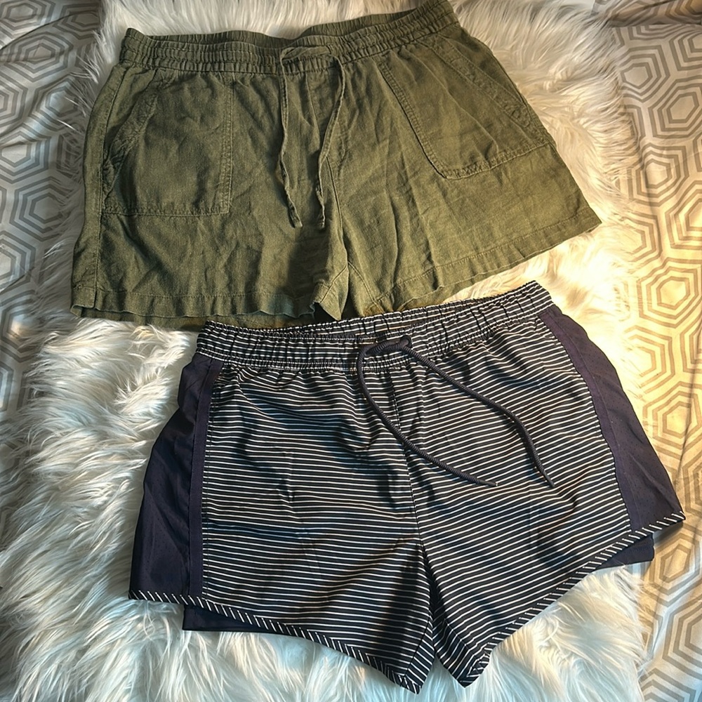 Bundle of 2 pair of shorts Old Navy and Tangerine sz L